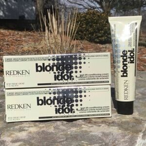 2 Redken Blonde Idol High Lift Blonde and 1 L'Oreal Paris Extreme Platinum